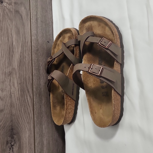 Birkenstock Brown Sandals/ 37  Reposhing as these fit a little large on me. - Picture 2 of 5